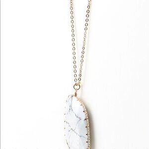 Howlite white Cat Eye stone pendant necklace